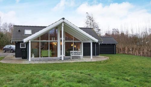 Three-Bedroom Vacation Home 