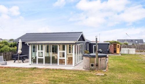 Three-Bedroom Holiday Home 