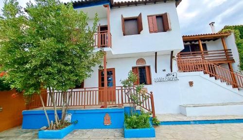 Deluxe One-Bedroom Apartment with Ocean View