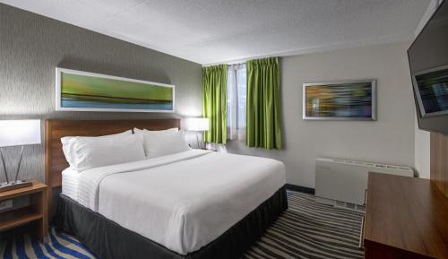 King Room with Walk-in Shower - Non-Smoking