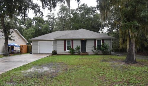 Three-Bedroom Holiday Home 