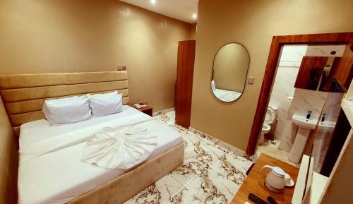 Deluxe Suite