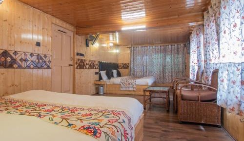 Deluxe Family Suite