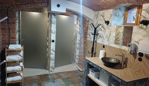 Single Room with Shared Shower and Toilet