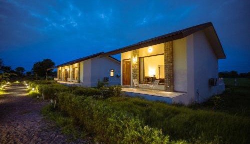 Suite with Pool View