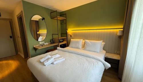 Large Double Room