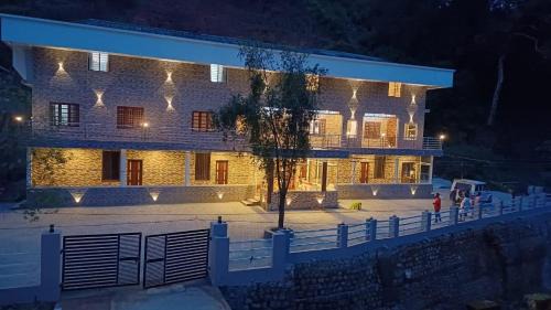 Mixed Dormitory Room