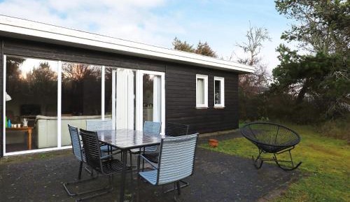 Three-Bedroom Holiday Home 