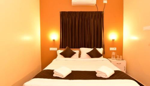 Queen Room with Pool View