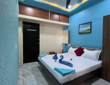 Deluxe Double Room (2 Adults + 1 Child)