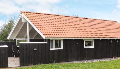 Three-Bedroom Vacation Home 