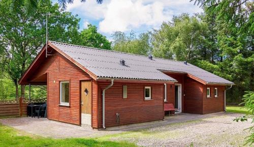 Three-Bedroom Holiday Home 