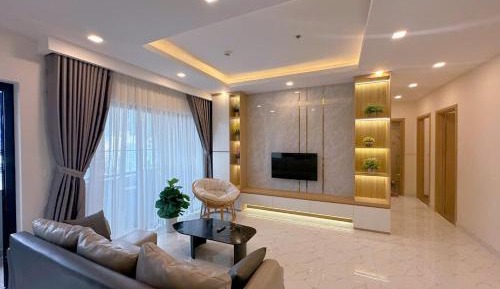 Three-Bedroom Apartment with Ocean View