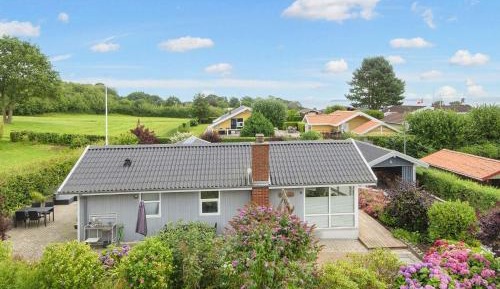 Three-Bedroom Holiday Home 
