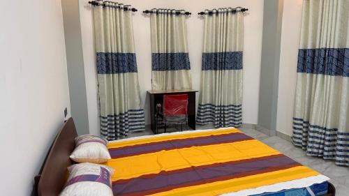 Deluxe Room (2 Adults + 1 Child)