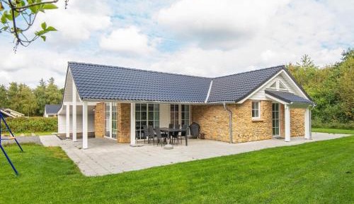 Three-Bedroom Holiday Home 
