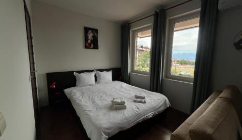 King Studio with Sofa Bed