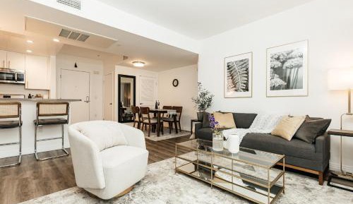 Two-Bedroom Deluxe Apartment with Balcony
