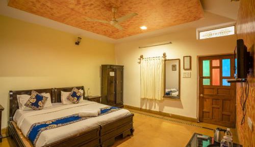Deluxe Double Room (2 Adults + 1 Child)