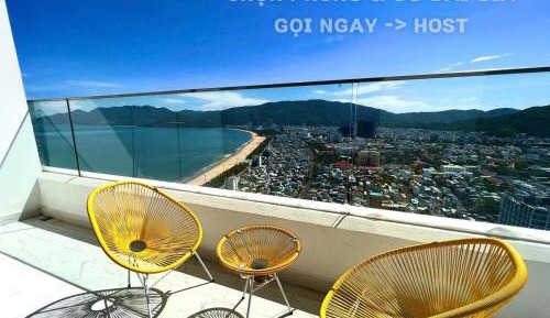 One-Bedroom Apartment with Sea View and Balcony