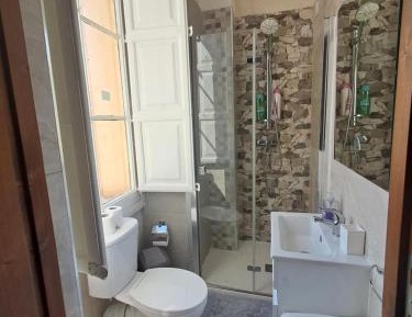 Deluxe Double Room with Shower