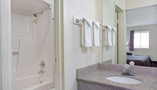 King Room - Non-Smoking