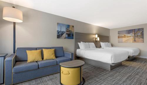Queen Room with Two Queen Beds and Sofa Bed