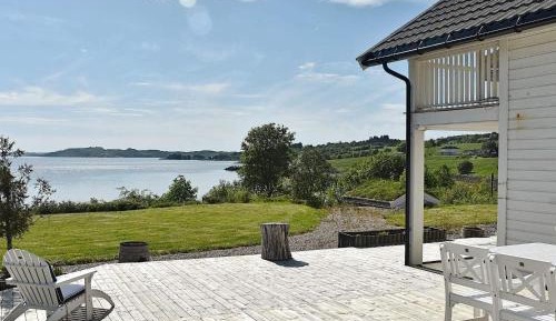 Four-Bedroom Holiday Home