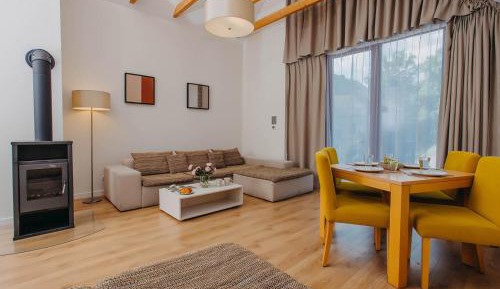 Deluxe One-Bedroom Apartment (2 Adults)