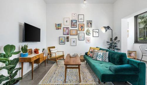 One-Bedroom Apartment