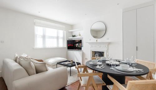 Two-Bedroom Deluxe Apartment