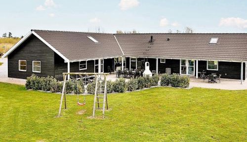 Eight-Bedroom Holiday Home