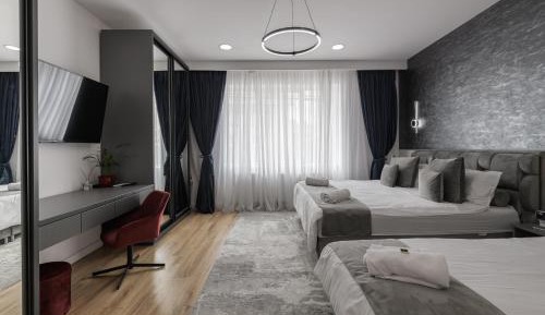 Deluxe Two-Bedroom Apartment