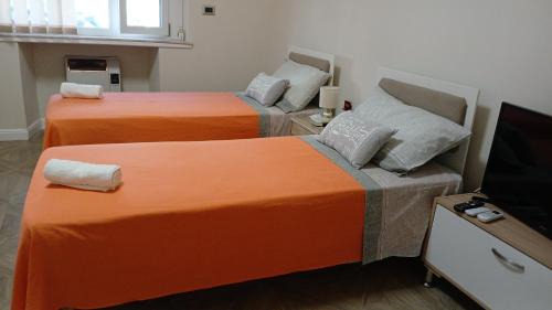 Twin Room with Private Bathroom