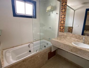 Deluxe Suite with Spa Bath