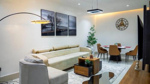 Four-Bedroom Luxury Apartment