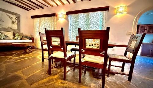 Family Room with Garden View