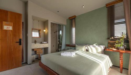 Queen Room with Balcony