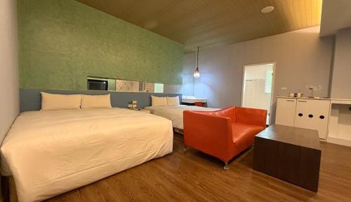 Deluxe Business Quadruple Room