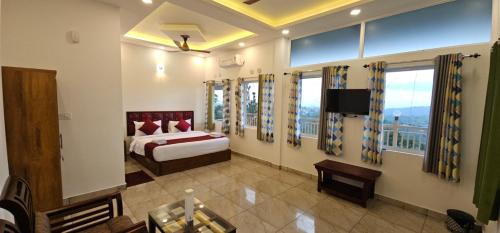 Suite with Mountain View