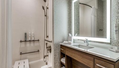 Studio Suite with Two Queen Beds and Tub - Mobility Access