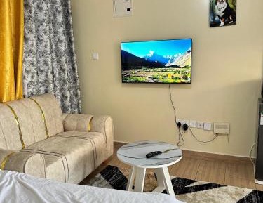 Studio Apartment with Queen Bed