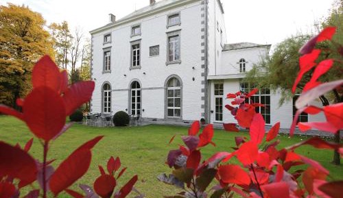 Fifteen-Bedroom Holiday Home