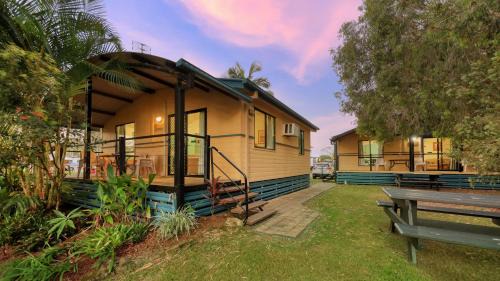 Two-Bedroom Chalet with Spa Bath