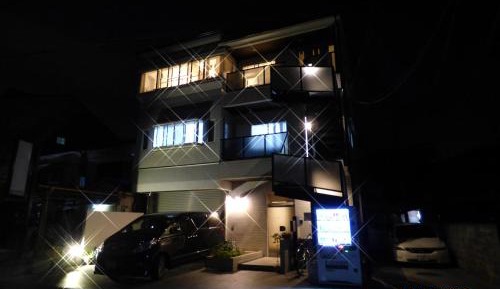 Apartment with Mountain View