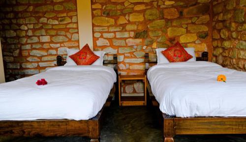 Standard Twin Room with Mountain View