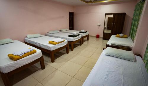 6-Bed Mixed Dormitory Room