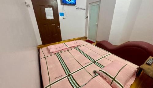 Deluxe Room (2 Adults + 1 Child)