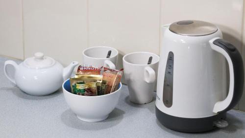  Twin Room With Queen And Single Bed