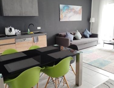 Apartment with Garden View